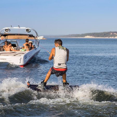 Ap Lago Montargil - Conference & Spa Екстериор снимка A wakeboarder